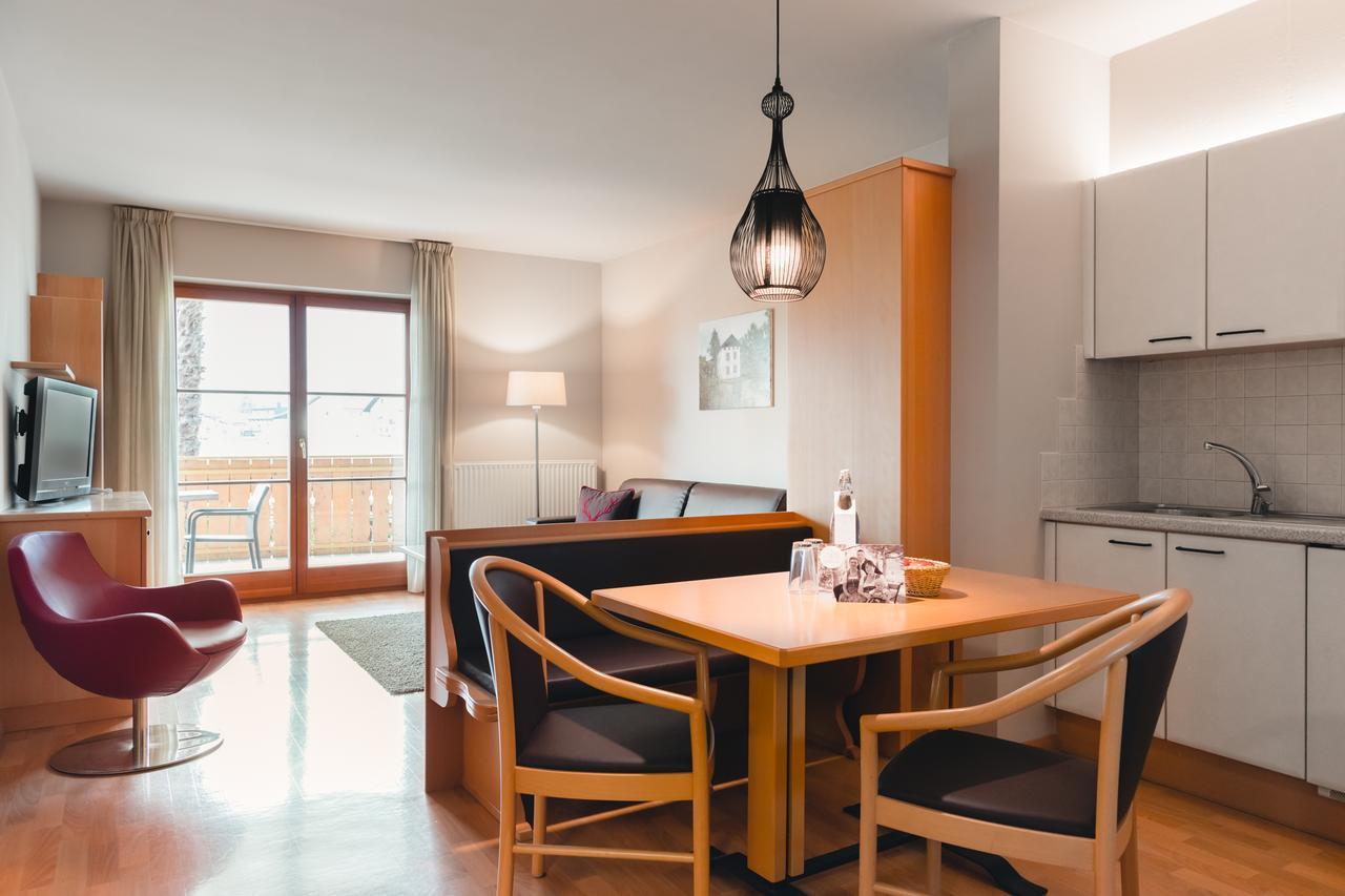 One-Bedroom Apartment Balcony,670185207:JPEG